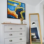 Peaceful Seafront Stay Stylish 2 Bed, Sleeps 6