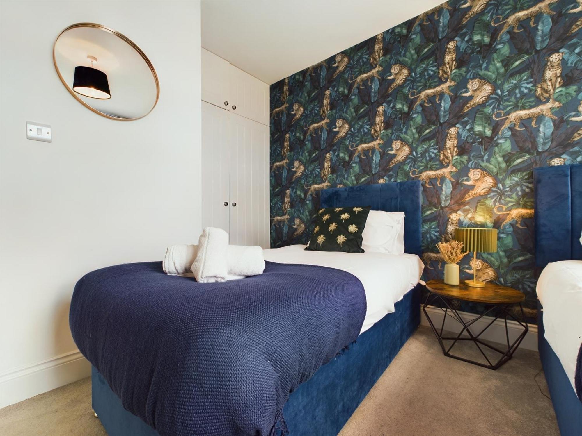 Apartment Peaceful Seafront Stylish 2 Bed, Sleeps 6