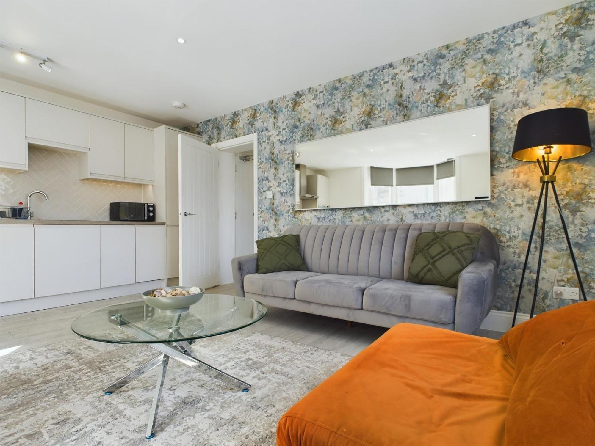 Peaceful Seafront Stylish 2 Bed, Sleeps 6 Brighton
