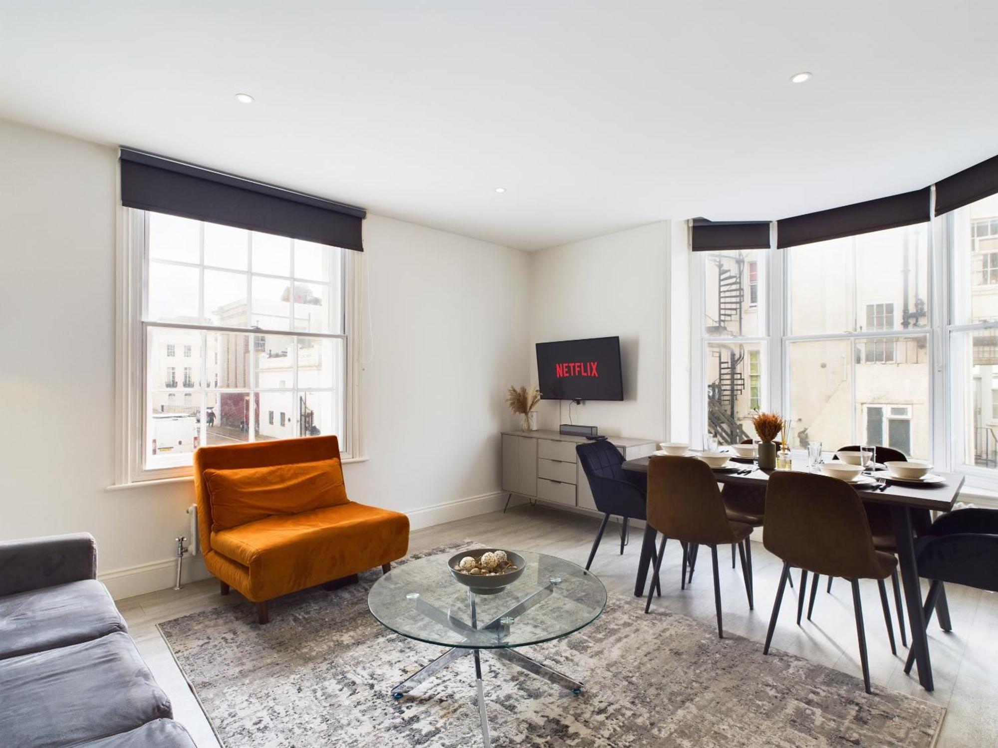Peaceful Seafront Stylish 2 Bed, Sleeps 6